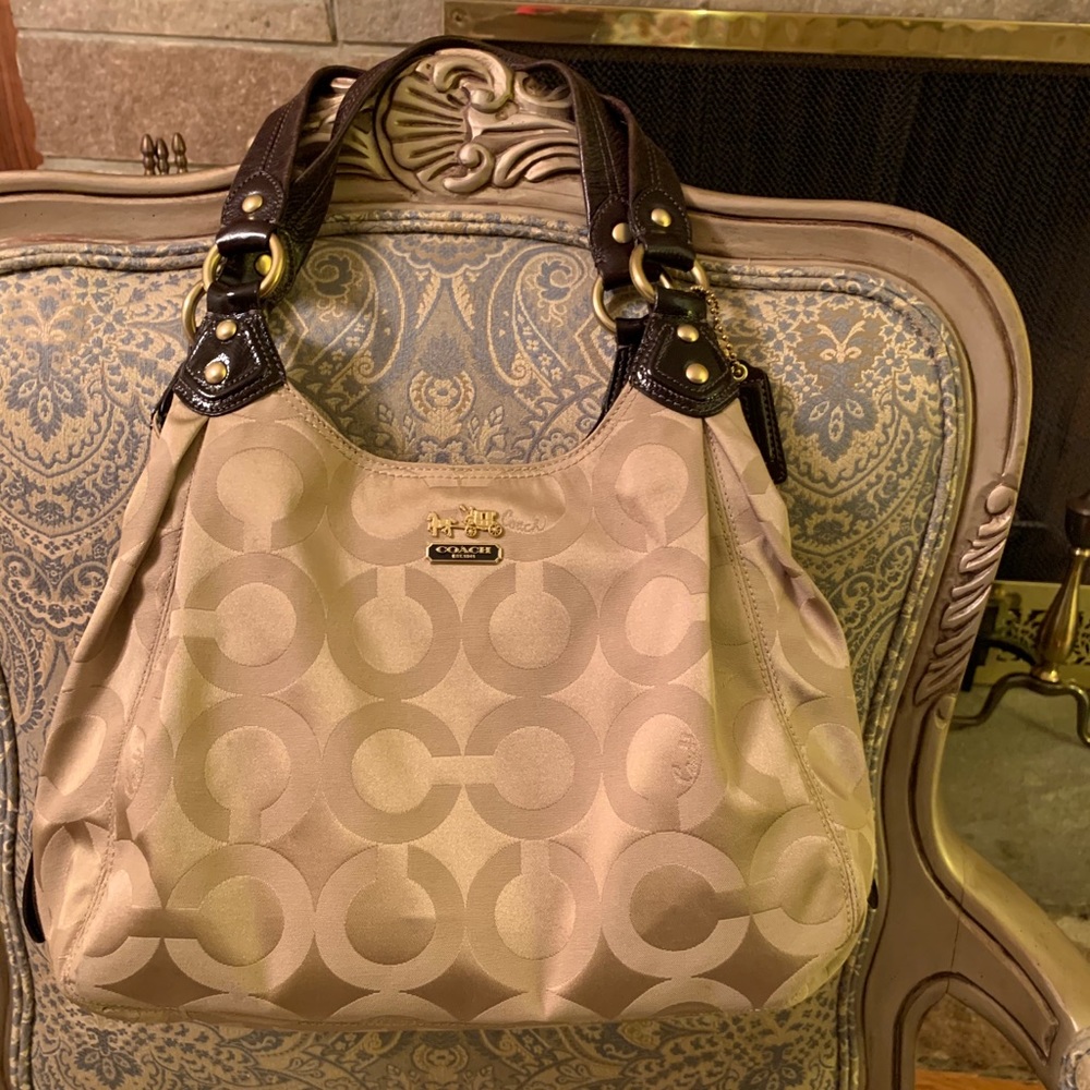 🌺Authentic COACH Handbag 👜 Medium Tan/ Brown